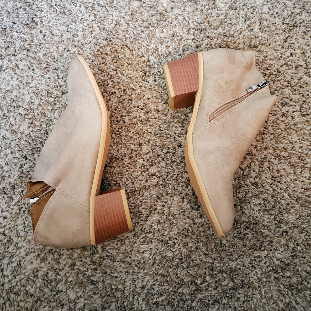 AVERY Khaki Cutout Zipper Faux Leather Ankle Boots - Picture 4 of 5